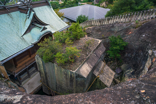 兵庫 生石神社 石の宝殿と本殿