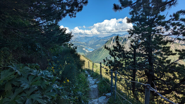 Randonn&eacute;e dans les Alpes suisses
