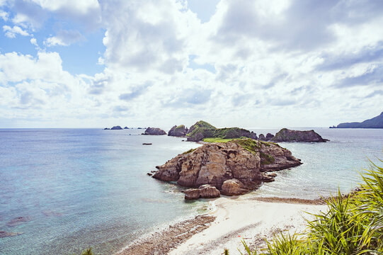 慶良間諸島　サクバル奇岩群（阿嘉島 天城展望台から）