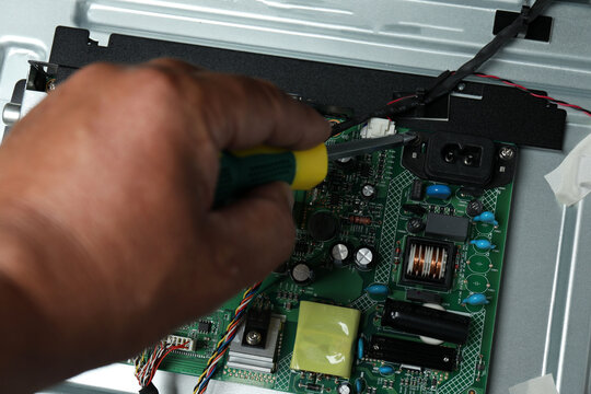 Microchips, the contents of a computer part, a chip, an electrician, equipment.