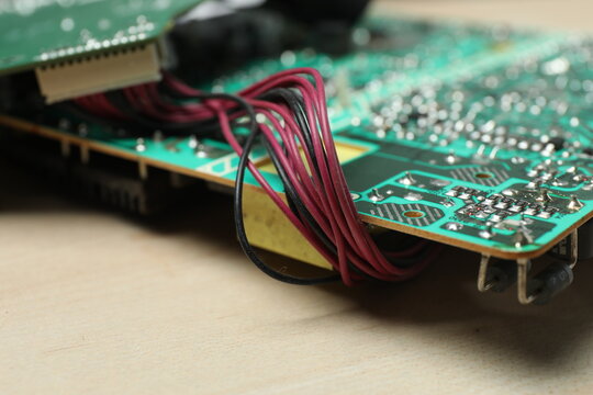 Microchips, the contents of a computer part, a chip, an electrician, equipment.