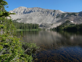 Naklejka premium Morning view of Mitchell Lake and Mount Audubon in Indian Peaks Wilderness, Colorado Rocky Mountains