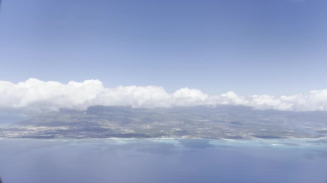 In the distance arePearl Harbor、Ewa Beach、Kalaeloa.  Flights from Daniel K. Inouye International Airport in Honolulu, Oahu, Hawaii, to Narita Airport in Tokyo, Japan. The Airbus A380