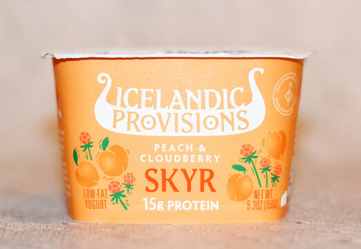 Icelandic Provisions Peach Cloudberry Skyr Yogurt