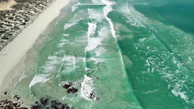 Daly Head Road Beach, White Hut, Yorke Peninsula, South Australia &ndash; 4K aerial drone view of pristine beach, sand dunes and Southern Ocean coastline near Dhilba Guuranda&ndash;Innes National Park