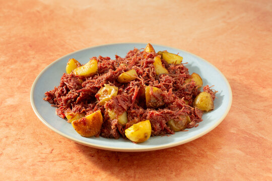 A view of a plate of corned beef hash.