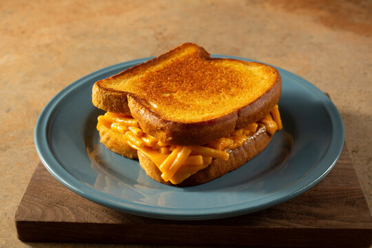 A view of a dairy-free, gluten-free mac n cheese sandwich.