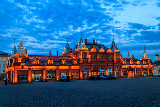 Illuminated restaurant complex "Red Chambers" of the Trinity Lavra of St. Sergius at night