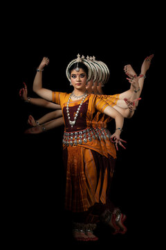 Odissi dancer performing Durga Ma mudra