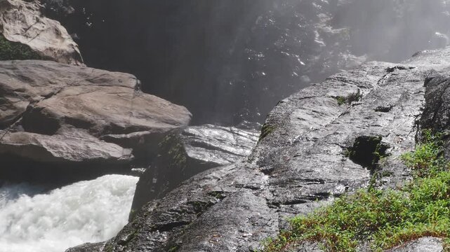Heo Lom Waterfall phato district chumphon province
high water volume