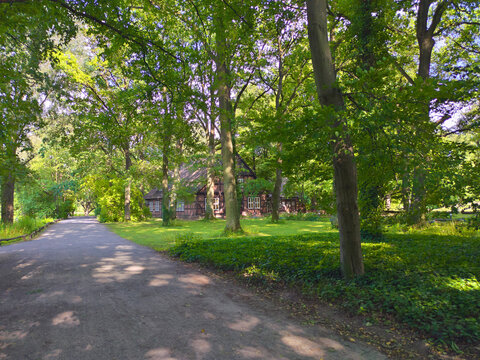 Der Hermann-L&ouml;ns-Park in Hannover ist eine 86 ha gro&szlig;e Parkanlage im s&uuml;d&ouml;stlichen Stadtbereich im Stadtteil Kleefeld