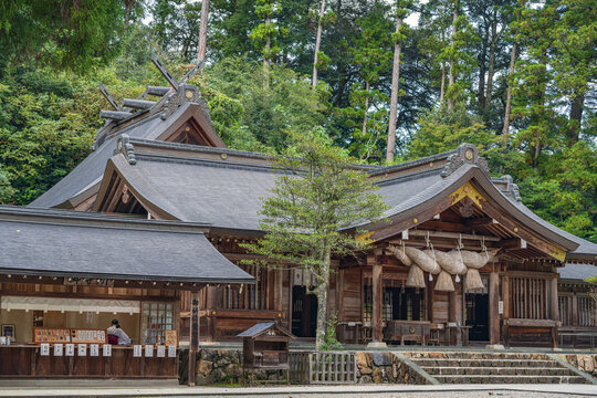 出雲国一宮熊野大社 拝殿と本殿