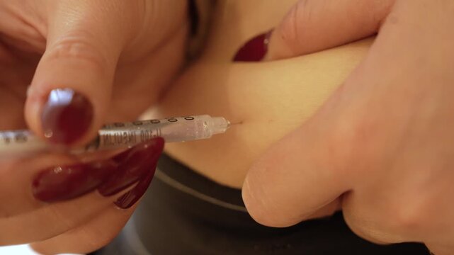 Woman Shows Mounjaro and Self-Injects Diabetes Medication