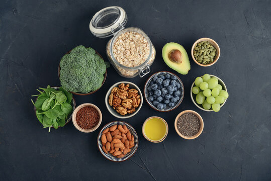 Healthy plant based foods rich in omega 3, antioxidants and vitamins for memory, focus and cognitive health.
