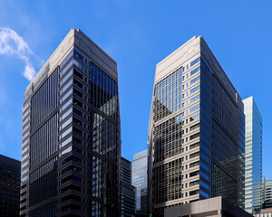 Fototapeta premium 東京大手町の高層オフィスビル群 