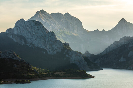Mountains in the Monta&ntilde;a de Ria&ntilde;o y Mampodre Regional Park, Le&oacute;n, Castile and Le&oacute;n, Spain
