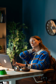 Experiencing Neck Fatigue While Working