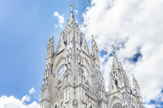 View of the Basilica of the National Vow and the Clock Towers, a neo-Gothic church in Quito&rsquo;s historic center, renowned for gargoyles depicting native fauna.