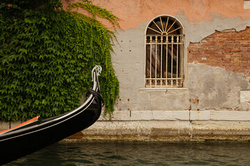 gondola in venice © Guillermina