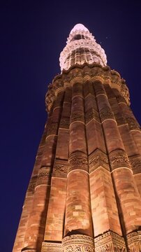 SUNSET AT THE QUTAB MINAR IN DELHI