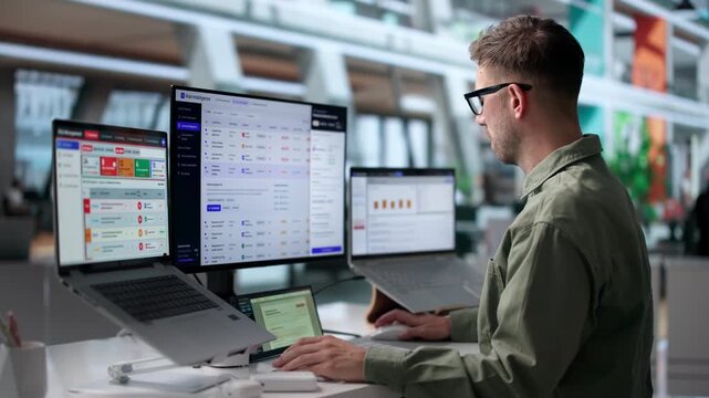 Enterprise Risk Manager Reviews Compliance Dashboard