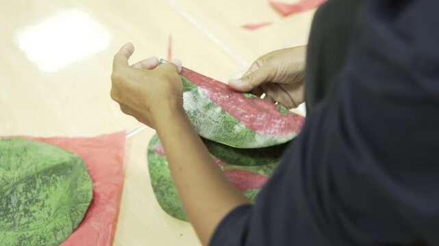 mothers make some handicraft on the handicraft class	