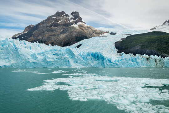 Stunning Glacier Landscape with Iceberg Water and Mountain Backdrop