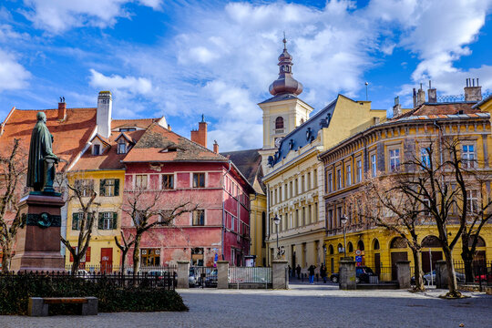 Rumania, Sibiu, Bishop Teutsch Monument on Square Albert Huet