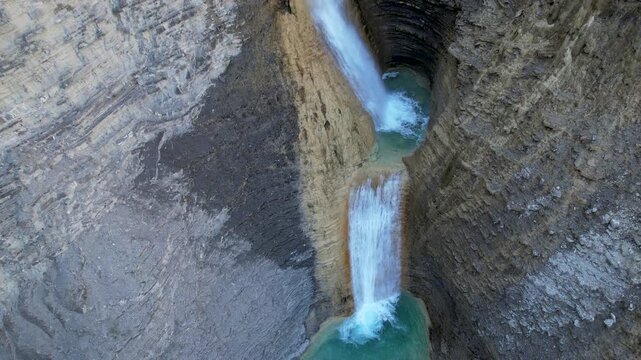 Landing drone footage of Oros Bajo waterfall. Huesca, Aragon, Spain.