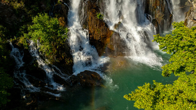 The U&ccedil;ansu waterfall in G&uuml;ndoğmuş, a district of Antalya that is not well known but worth exploring, is one of the most popular natural wonders of the city. U&ccedil;ansu waterfall, which is one of the first