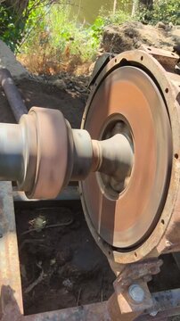 Engranajes giratorios de motobomba de extracci&oacute;n de agua