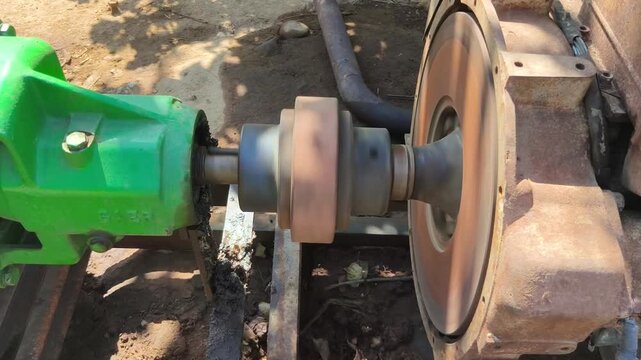Engranajes rodamientos bomba de agua con sonido