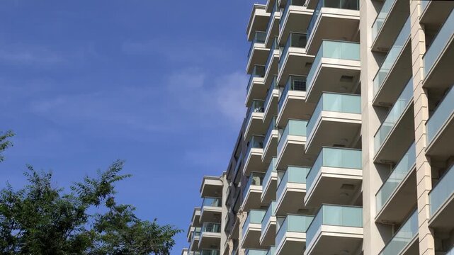マンションの外観映像
