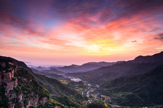 Natural Scenery of Sunrise at Huitaozhan in the Southern Taihang Mountains, Huixian, Xinxiang, Henan, China