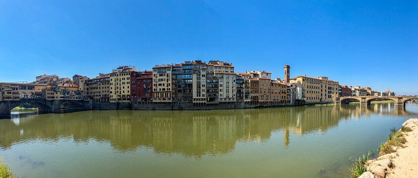 H&auml;user am Ufer des Arno zwischen der Ponte Vecchio und der Ponte a la Carraira, Florenz, Italien