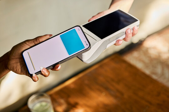 Mobile Payment Process in a Florida Cafe