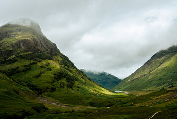 Scenic Scottish Highlands and Isle of Skye Landscapes with Mountains, Valleys and Green Nature © Patricia