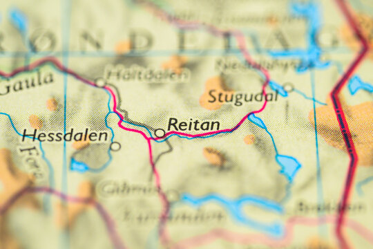 Close up travel map showing Reitan and Hessdalen in Norway.