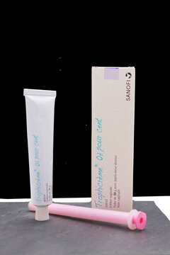 Tube de cr&egrave;me Trophicr&egrave;me 0,5 % de Sanofi