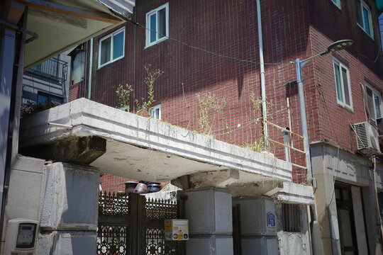 Weathered Residential Building Exterior in Seoul