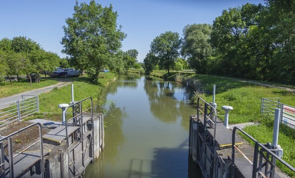 Batuv Canal Lock, Str&aacute;žnice, South Moravian Region, Czech Republic