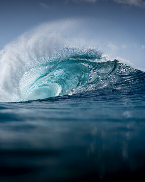 Beautiful wave form at Pipeline