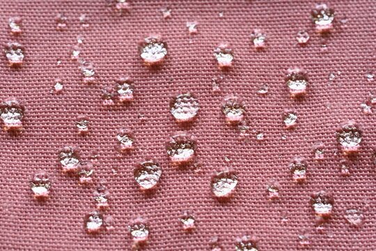 撥水された水玉　水をはじく布素材