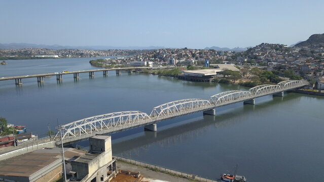 5 Pontes e a Segunda Ponte conectando as cidades de Vit&oacute;ria, Vila Velha e Cariacica. Esp&iacute;rito Santo, Brasil.