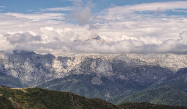 panorama of the mountains of picos de Europa