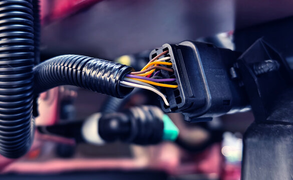 Technical illustration of automotive electrical networks including cooling mechanisms