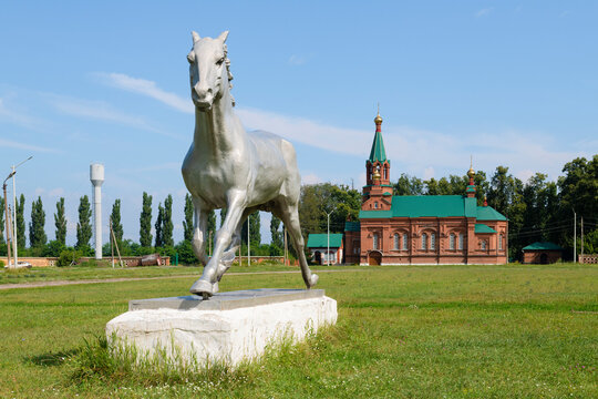 SLOBODA, RUSSIA - JULY 16, 2026: Sculpture of the Orel trotter on the territory of the Khrenovsky stud farm on a sunny July day. Voronezh Region