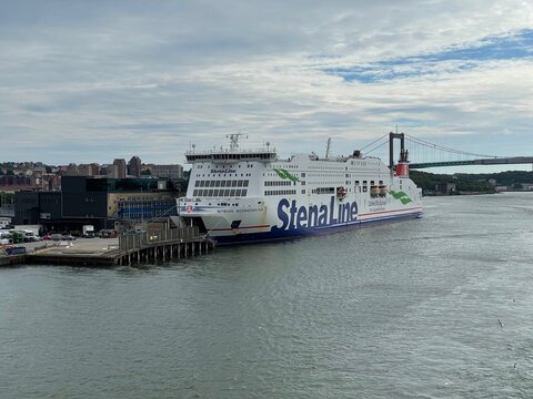 G&ouml;teborg, V&auml;stra G&ouml;talands l&auml;n, Schweden - 06 17 2026: Die F&auml;hre Stena Scandinavica liegt am Terminal in G&ouml;teborg. Sie verkehrt von dort nach Kiel in Deutschland.