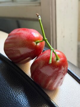 Fresh Red Wax Apples with Stems 