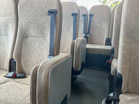 マイクロバスの車内座席	
